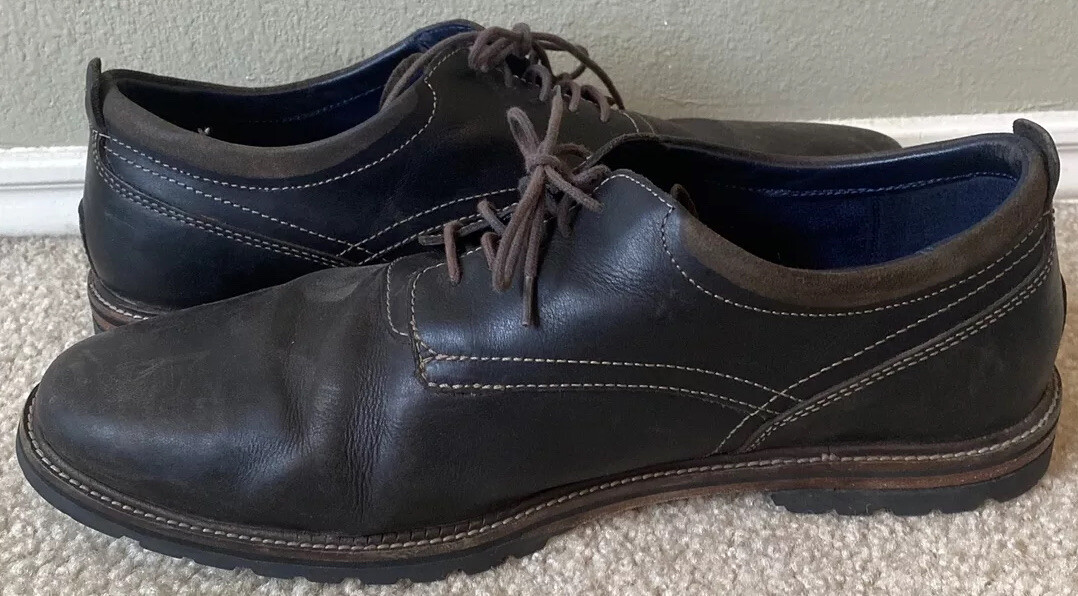 Cole Haan Men display picture 1