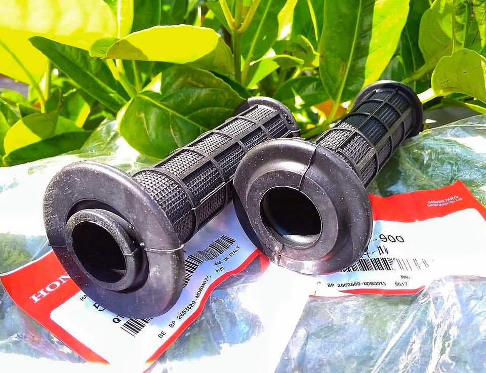 OEM.Handlebar Hand Grip Grips Set.Honda CR-CRF-CT-XL-NX650,XR200,250,350,500,600 - Image 2 of 4