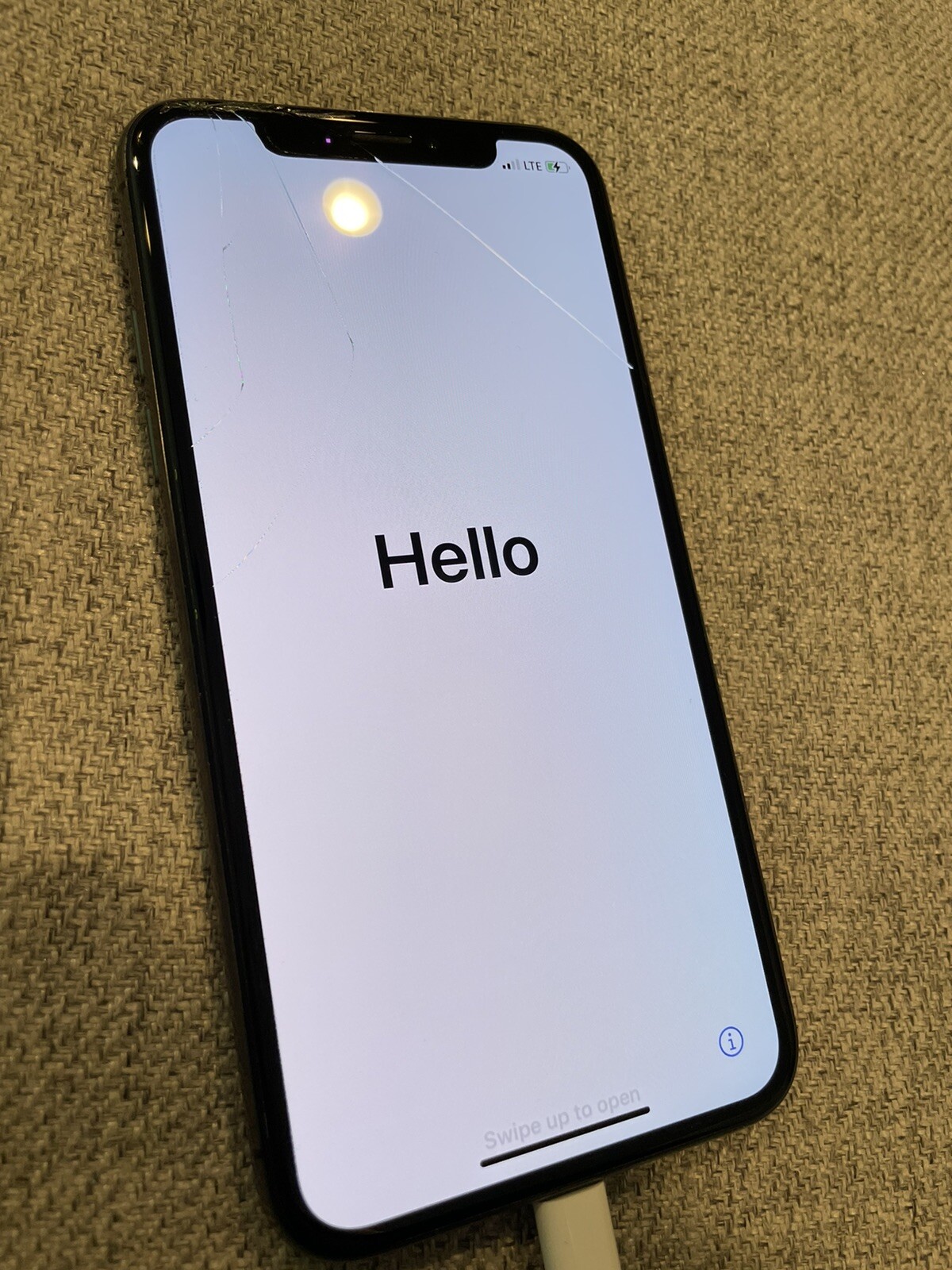 Apple iPhone X - 256GB - Space Gray (Verizon) A1865 (CDMA + GSM)