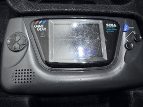 VINTAGE Sega Game Gear W/ Carrying Case & Games READ