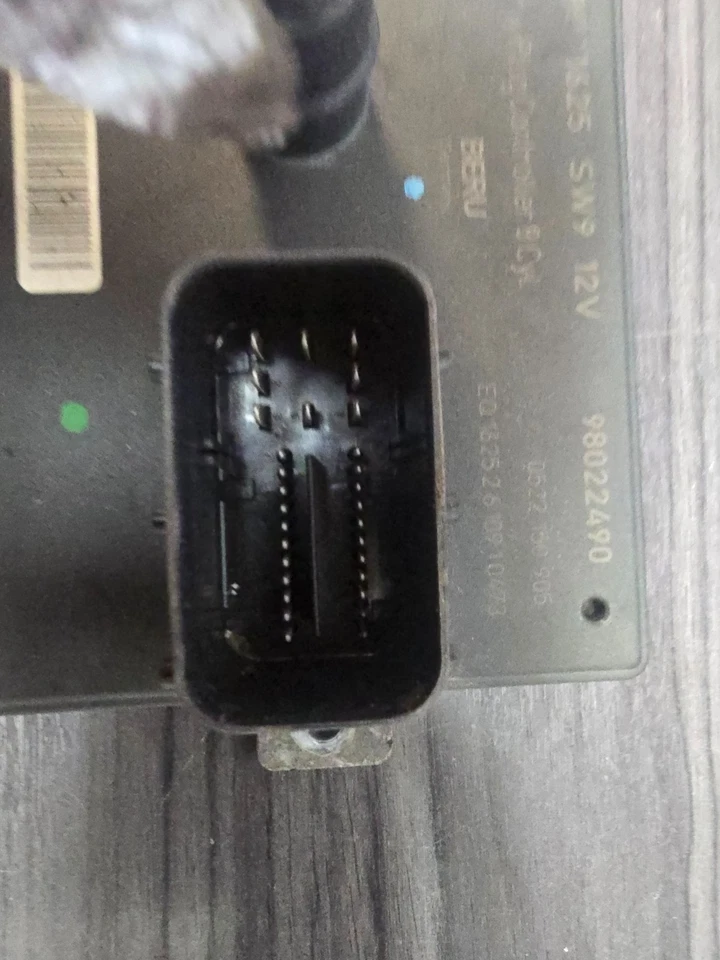 2007-2010 GM Silverado Sierra Savana Duramax Glow Plug Module Relay 98041625 - Image 3 of 4