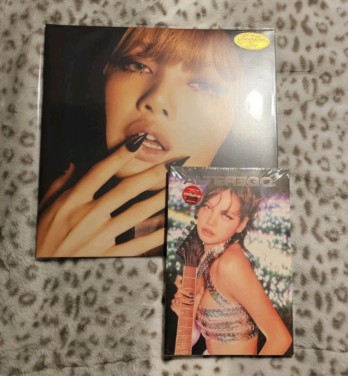BLACKPINK Lisa Alter Ego Vinyl With SIGNED Poster Roxi