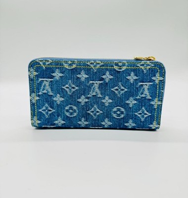 LOUIS VUITTON ライトブルーストレートデニム ルイ・ヴィトンから、鮮やかなブルーのモノグラム・デニムのバッグと