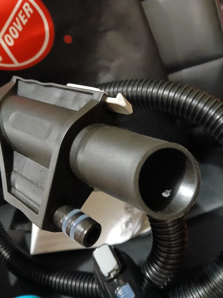 Tanque de solução Hoover Smart Wash mangueira e acessórios novo na bolsa - Imagem 3 de 4