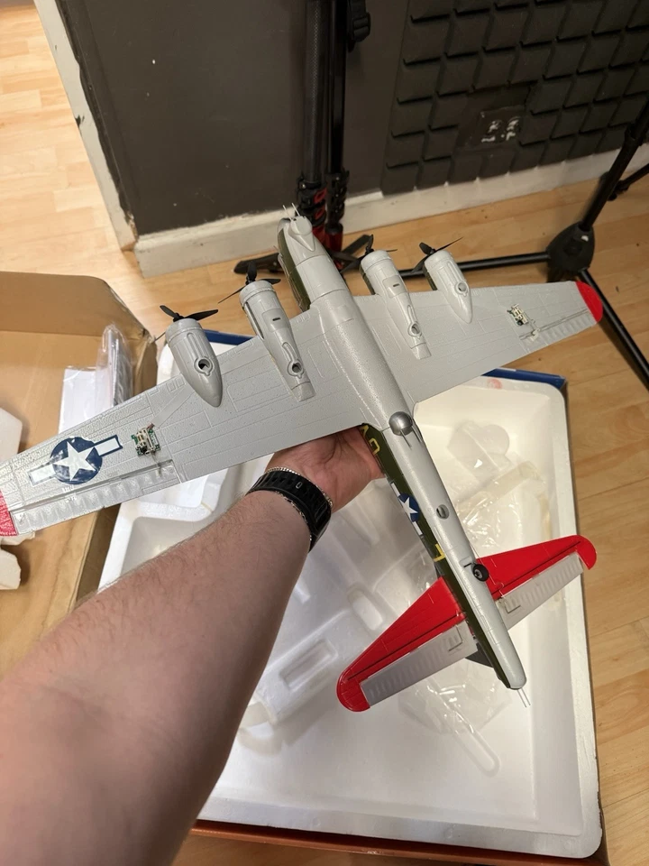 UMX B-17G Flying Fortress RC Airplane Rc Horizon Hobby - Image 4 of 4