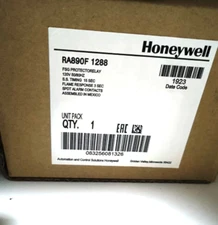 NEW IN BOX HONEYWELL RA890F1288 FLAME SAFE GUARD PROTECTORELAY 120VAC