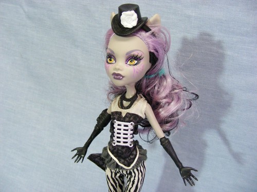 Monster High Freak Du Chic Clawdeen Wolf Doll 2014 W CAT PET RARE VHTF - Picture 2 of 7