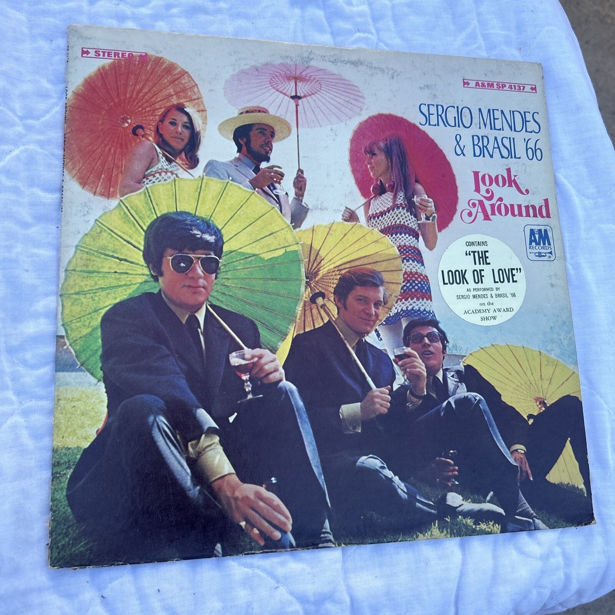 洋楽 Sergio Mendes & Brasil '66 Look Around Sergio Mendes & Brasil '66 - 