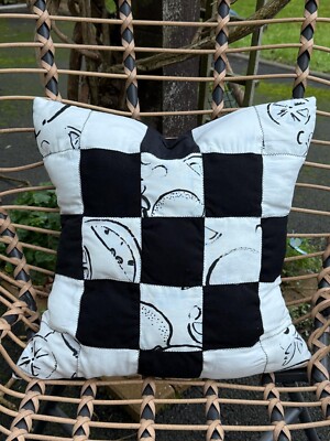 Coussin Shabby Chic Patchwork – Blanc Coton – Déco Vintage Rétro