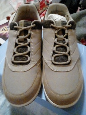 easy spirit pull tab sneakers