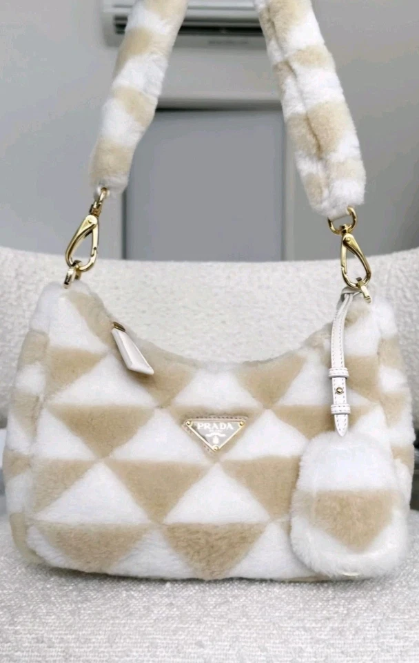Bolso de Mano Prada Auténtico de Piel Logo Triángulo Repujado/Reedición Piel de Oveja -RARO Foto 3 de 4