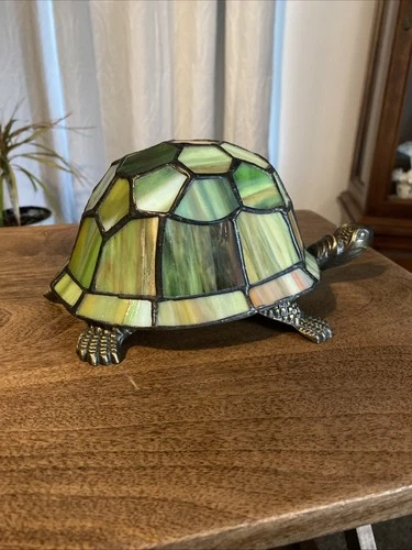 VTG Tiffany Style Stained Glass Turtle Accent Lamp Electric