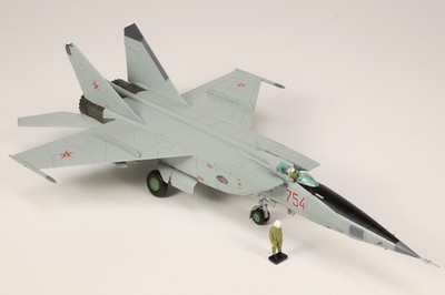 Hobby Master 1/72 MiG-25RBT Foxbat-B Red 754 Bulgarian Air Force