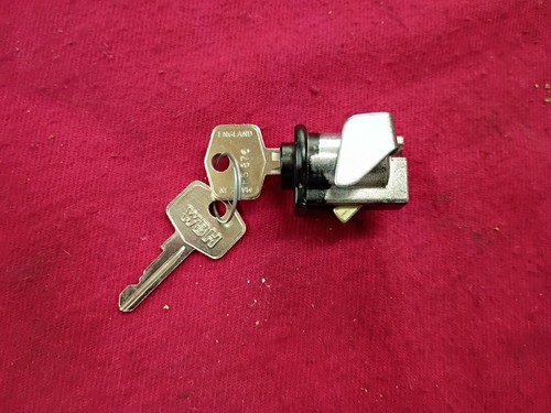 Triumph TR4A TR250 TR6 - New Black Glove Box Lock And Key Set - Bild 4 von 4