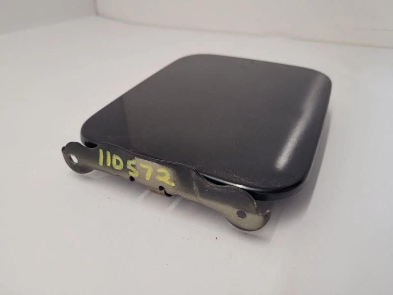 Nissan Armada 2004 05 06 07 2008 puerta de llenado de combustible negra Foto 3 de 4