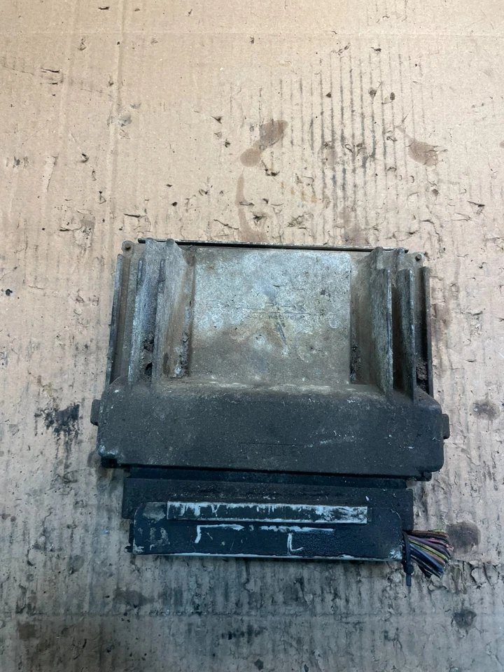 Módulo de control del motor Silverado Tahoe 2001-2002 computadora ECM ECU V2126 DW Foto 3 de 4