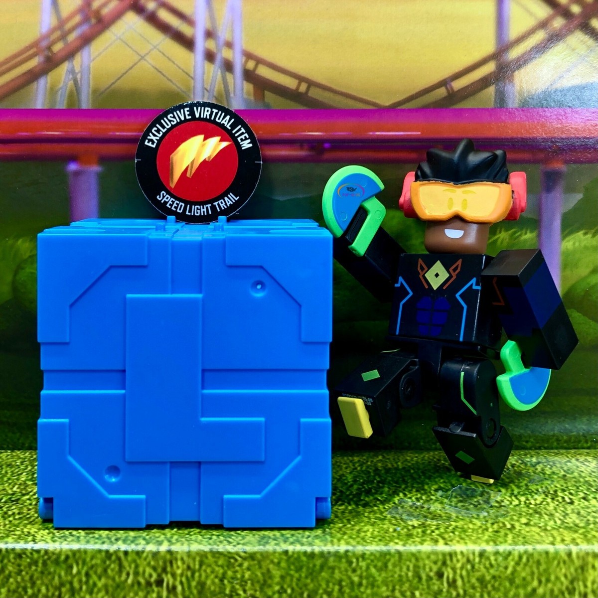 Roblox Series 9 Mystery Box BLUE Cube Kids Toy Figures Pack+Online