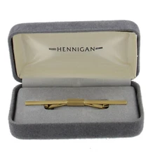 Hennigan Ribbed Half Round Bar Gold Tone Collar Clip Boxed 2 3/8" USA Made