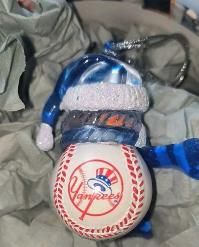 New York Yankees Christmas Ornament 2005 Snowman Baseball Collectible - Picture 5 of 7
