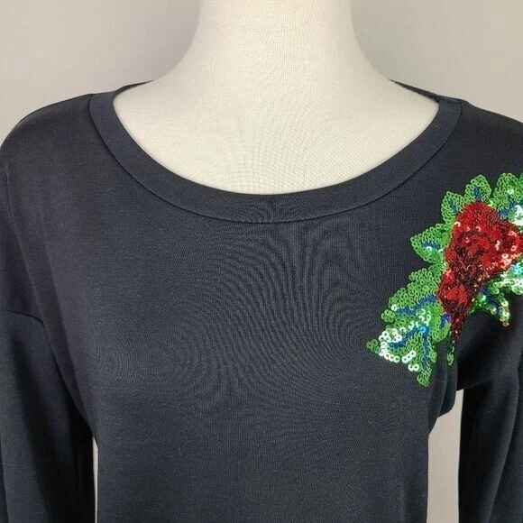 Camisa Boohoo Mujer Negra Manga Larga con Lentejuelas Rojas y Verdes Rosa Talla Grande Foto 2 de 4