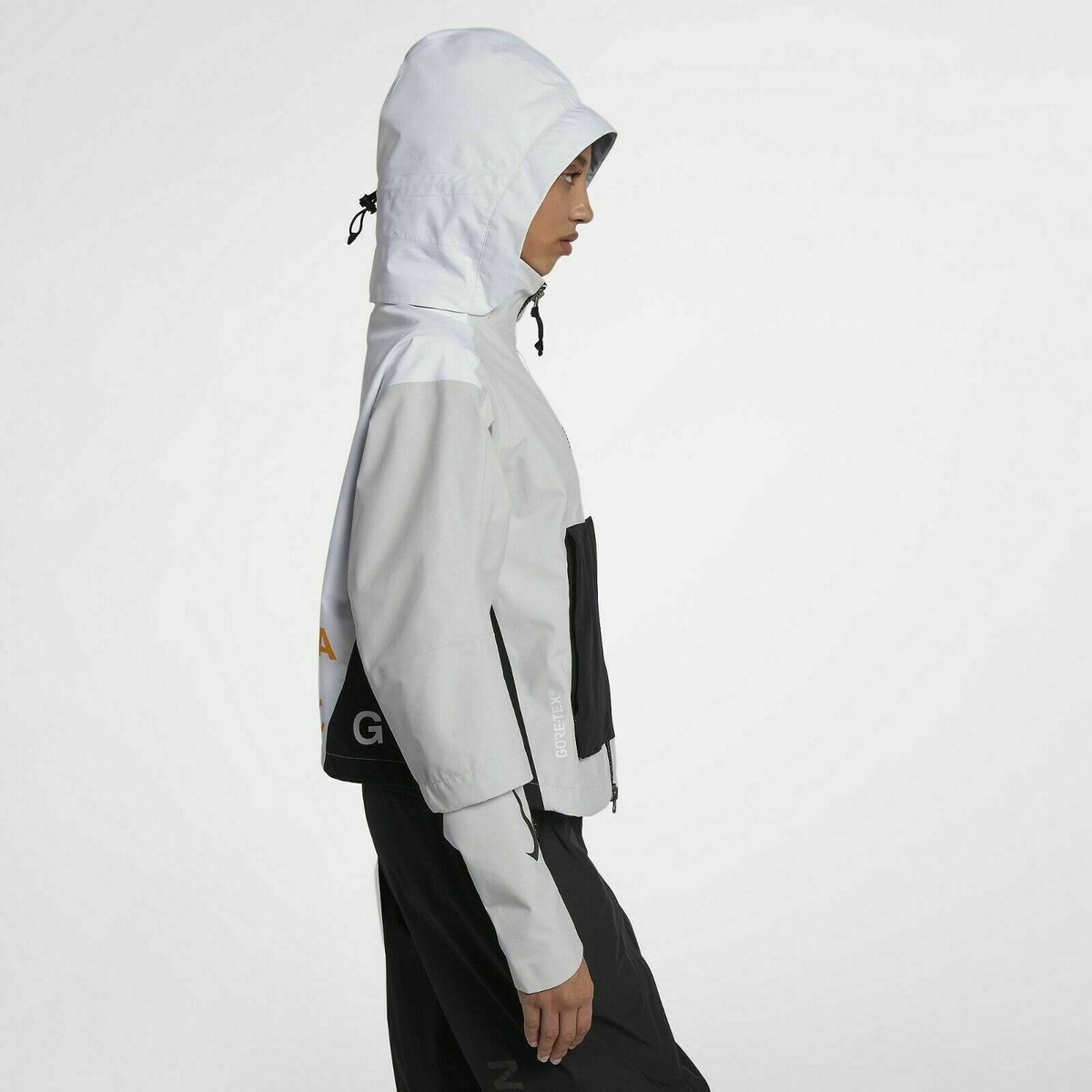 Nike WOMEN'S Nikelab ACG GORE-TEX Deploy Jacket White Grey Nike WOMEN'S Nikelab ACG GORE-TEX Deploy Jacket White Grey