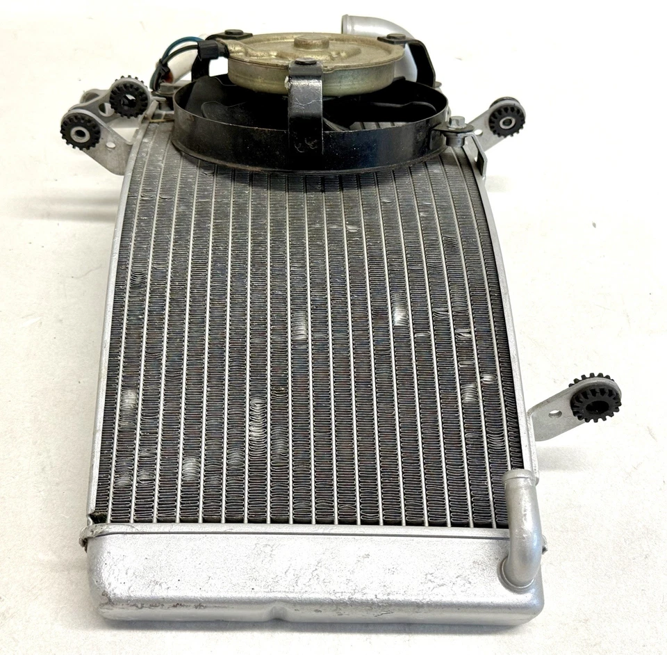 Radiador enfriador de agua genuino Ducati usado 996 748 916 998 S R PLC SP 54840081A Foto 4 de 4