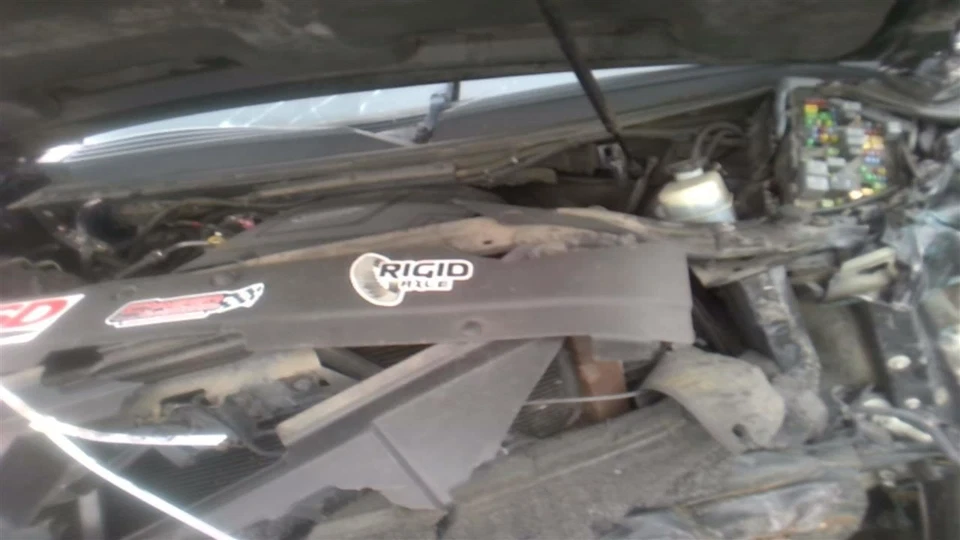 Trunk/Hatch/Tailgate With Privacy Tint Glass Fits 07-14 SUBURBAN 1500 28165696 - Изображение 2 из 4