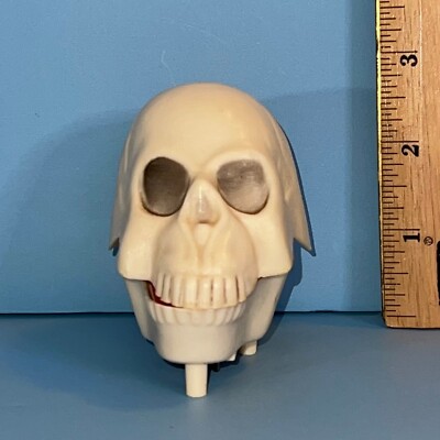 Vintage Fun World Wind Up Chattering Skeleton Skull Plastic Hong