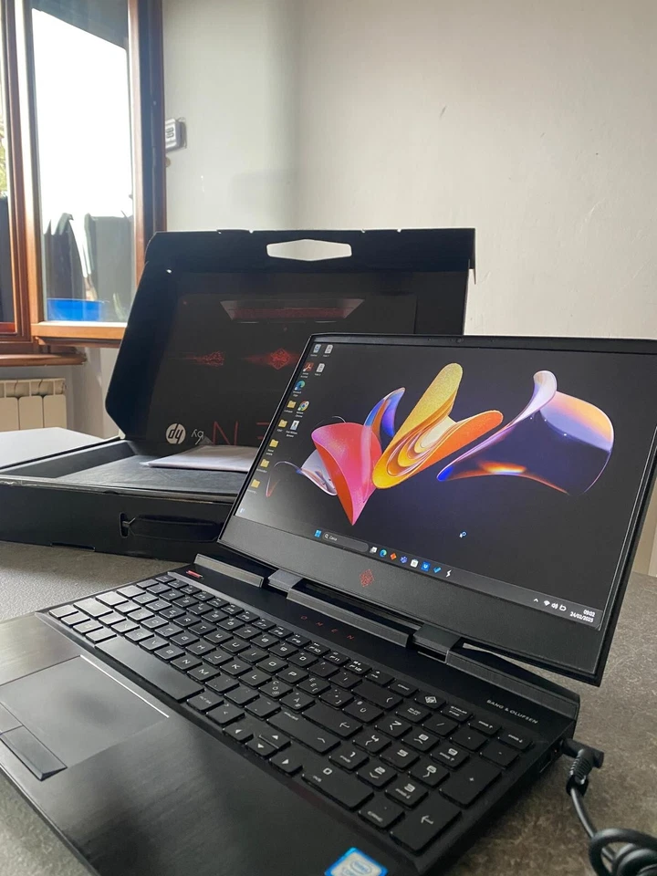 HP OMEN 15-DC1002/i7-9750h/16GB RAM/512GB SSD+1TB HDD/2060 6GB/W11/A - Immagine 3 di 4