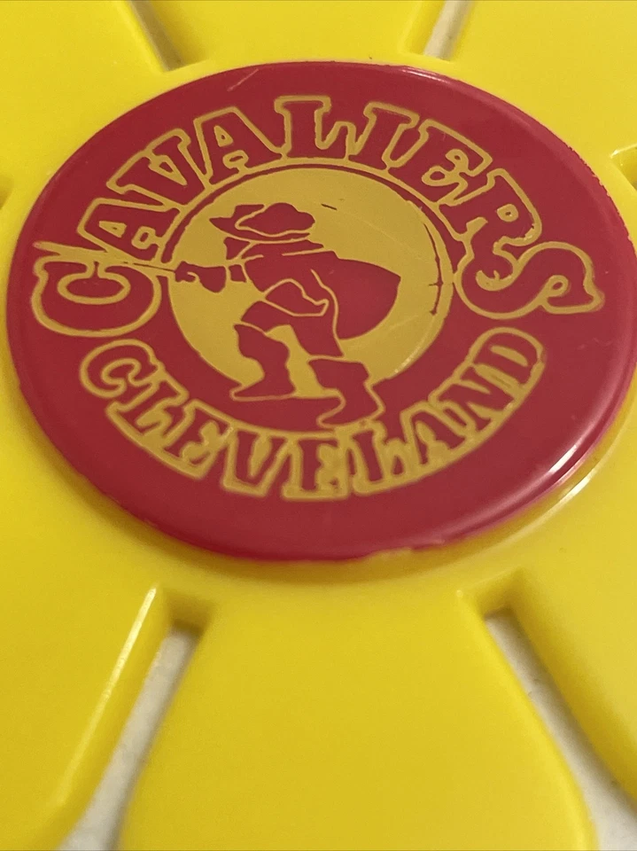 Винтажный Cleveland Cavaliers логотип брелок кольцо 1970-х желтый цветок NBA - Изображение 3 из 4