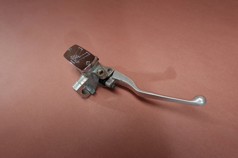 Conjunto de cilindro maestro de freno delantero derecho Yamaha Road Star XV1600 1999-2003 Foto 3 de 4