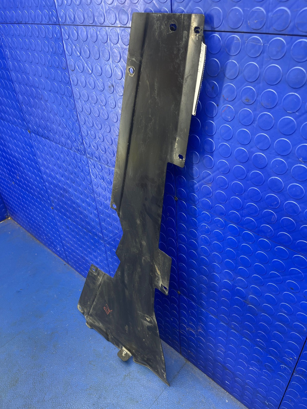 2016-2021 MCLAREN 570S OEM REAR RIGHT QUARTER UNDERPANEL BODY TRAY PLATE SHIELD