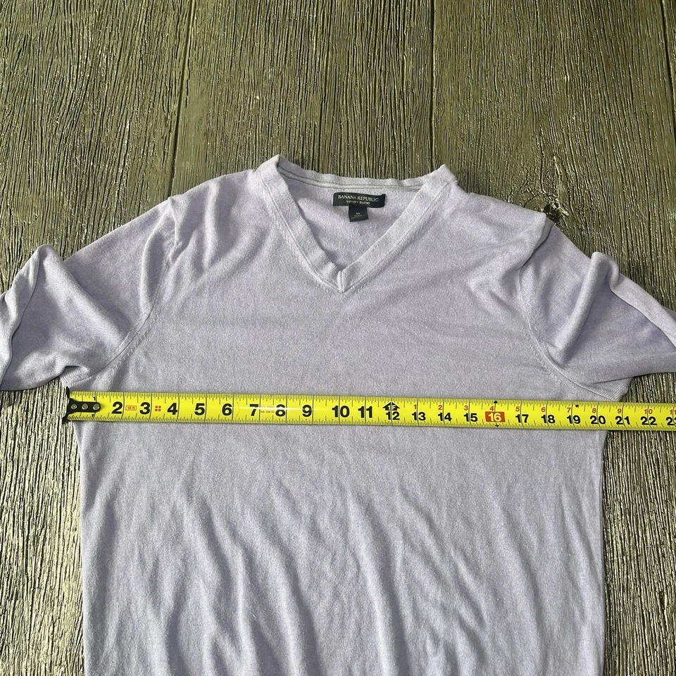 Banana Republic Mens M Knit V-Neck Pullover Sweater Lilac Cotton Blend - Image 2 of 4