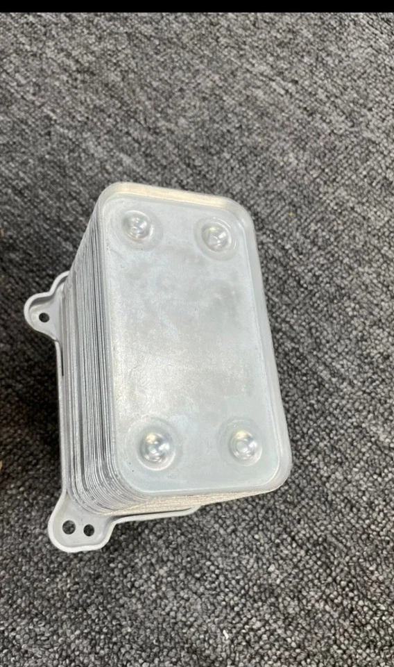 Mercedes AMG Ml63 W164 Engine Oil Cooler 1645001400 - Image 2 of 3