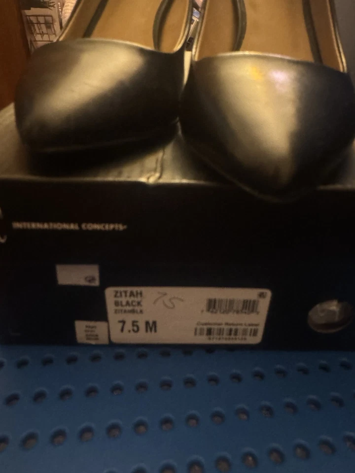 INC | Zapatos de salón Zitah de cuero negro con punta en punta para mujer 3,5” tacón talla 7,5 | LINDOS 💖 Foto 2 de 3