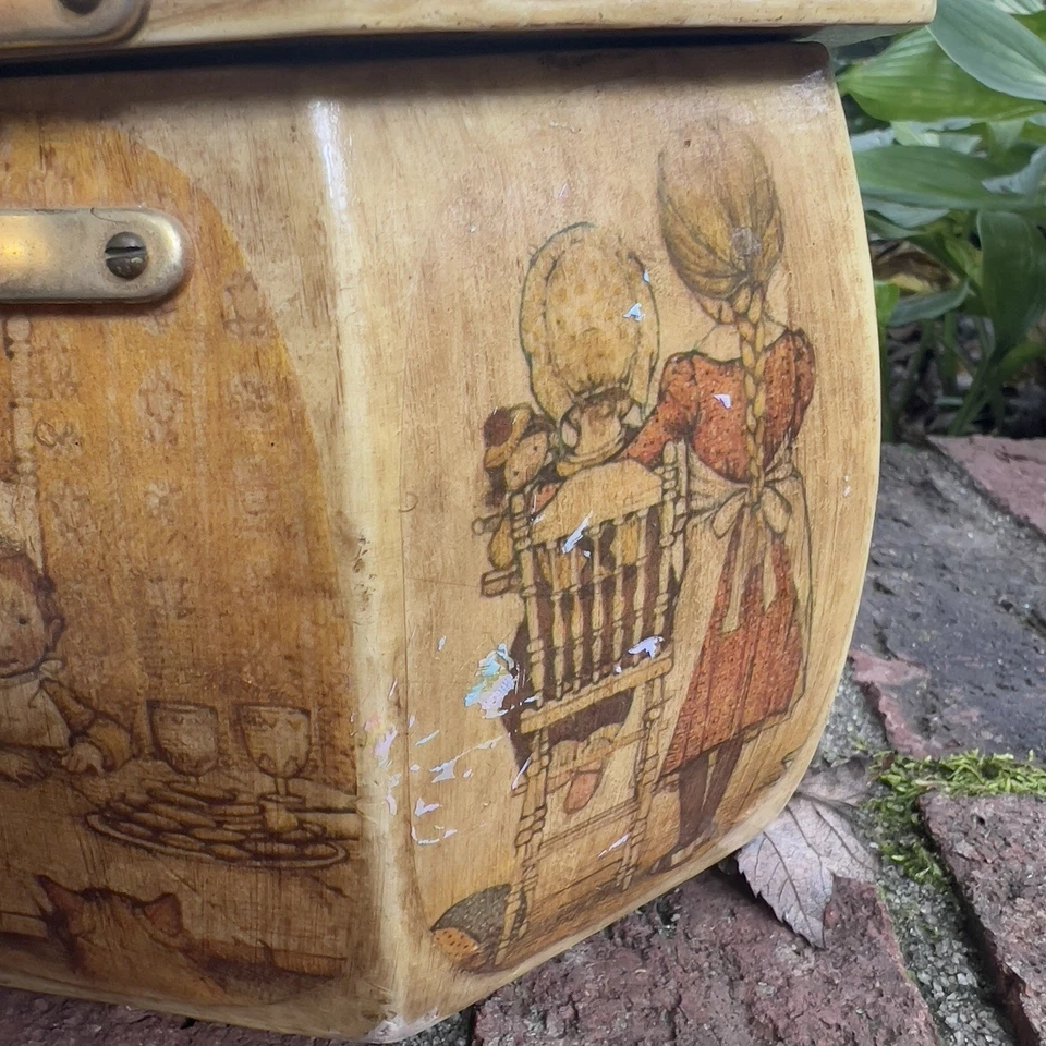 Vtg 70’s Decoupage Wooden Box Purse Lucite Handle Prairie Children Art Weathered - Image 2 of 4