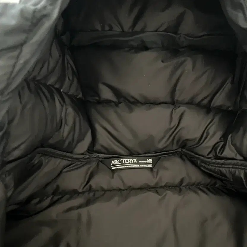 Arc'teryx Women's Thorium Down Puffer Jacket thumbnail 3