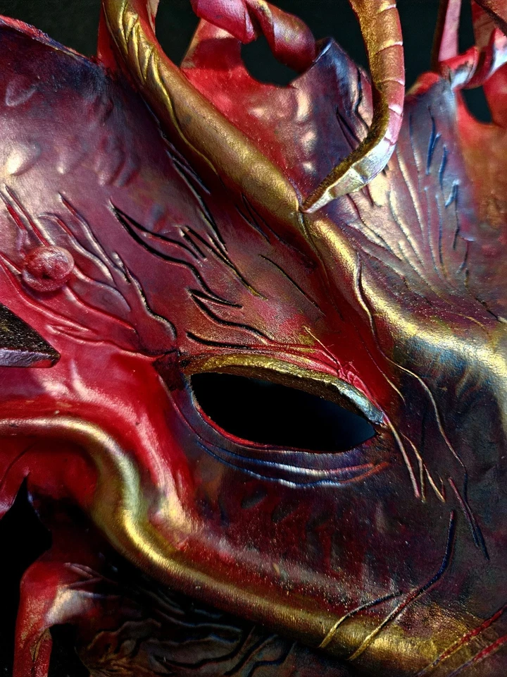 MASCARILLA "VENGANZA DE SATANÁS" CUERO - HECHA A MANO Foto 4 de 4