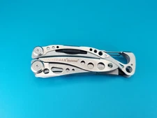 LEATHERMAN Skeletool Multi Tool - Combo Edge Blade Knife Pliers Carabiner!!!