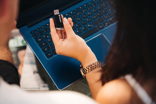 VERBATIM Store 'n' Click USB-Stick - USB 3.2 Gen1-32GB - memory-stick with locki - 第 3/6 張圖片