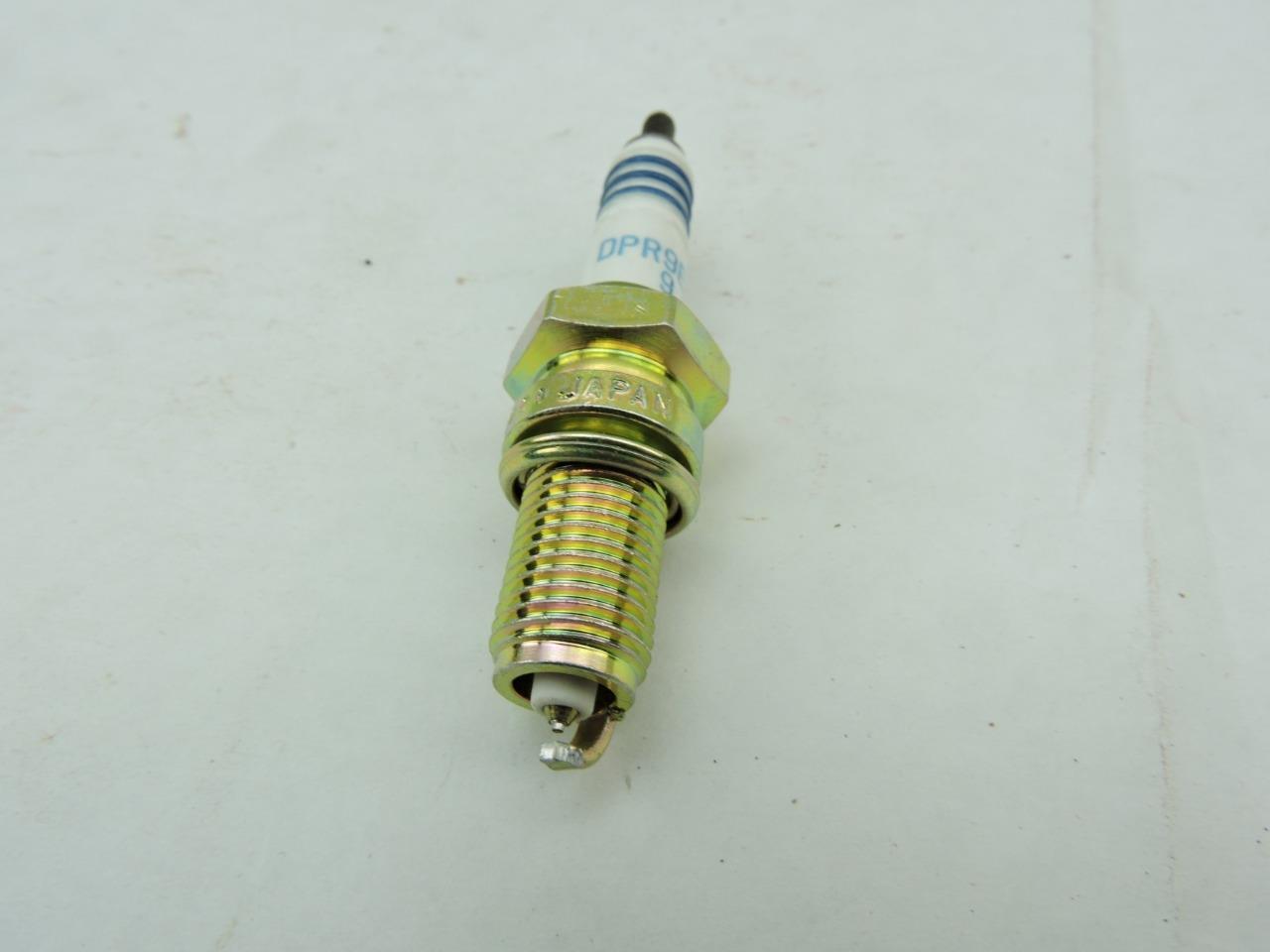 New Double Pack Of 2 NGK Spark Plugs DPR9EVX-9 Honda VTR1000F - Foto 3