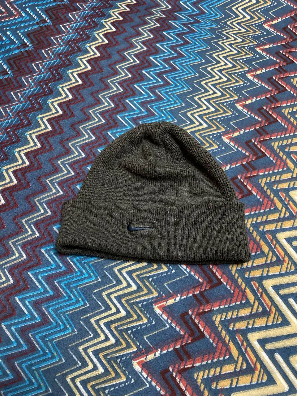 Vintage Nike Center Swoosh Beanie Hat Winter Gray
