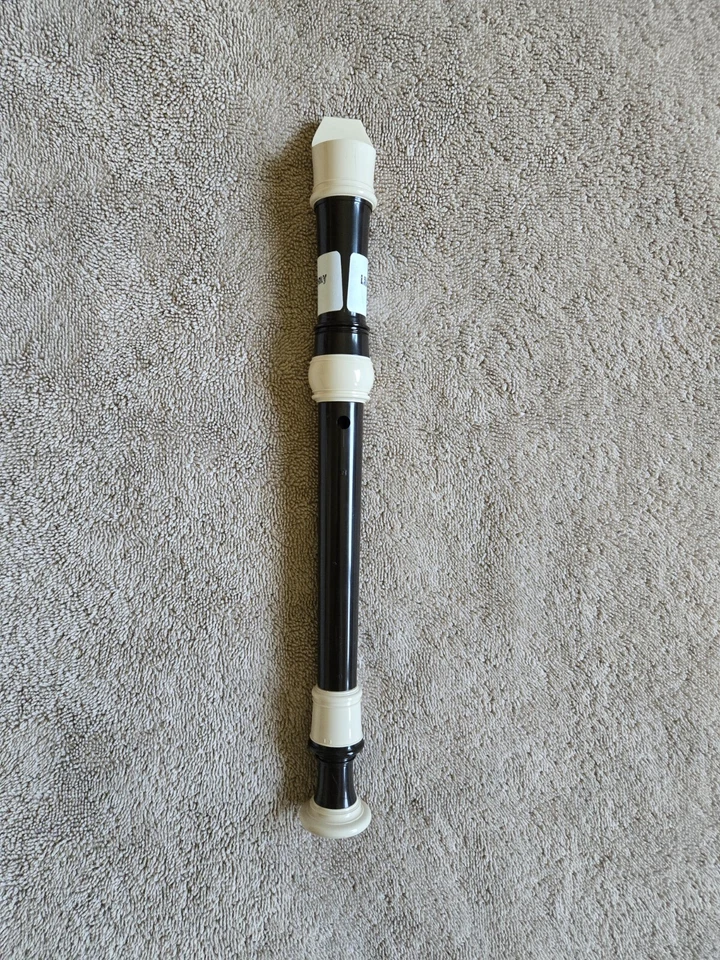 Yamaha YRS-24B Soprano Recorder with Baroque Fingering - Image 2 of 3