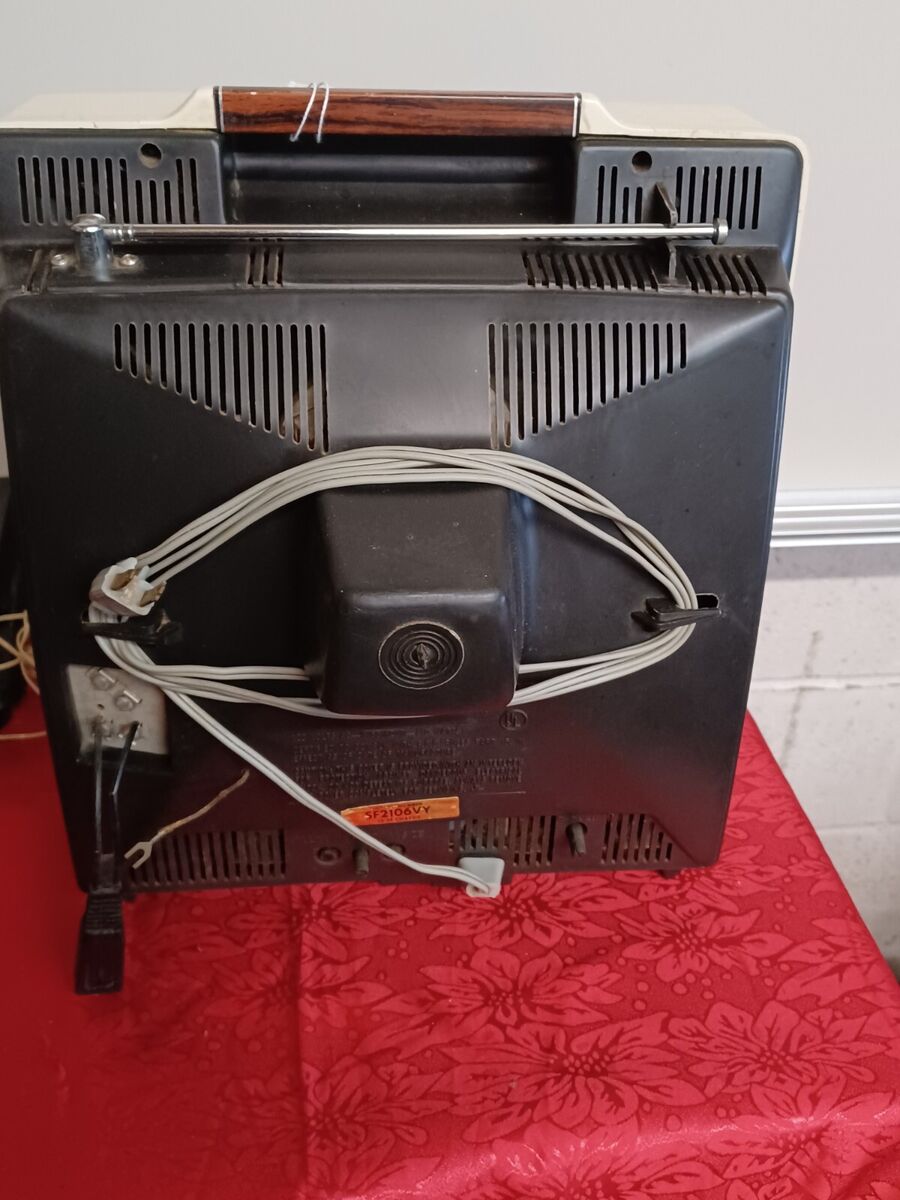 VTG General Electric GE Portable TV Television SF2106VY VTG General Electric GE Portable TV Television SF2106VY