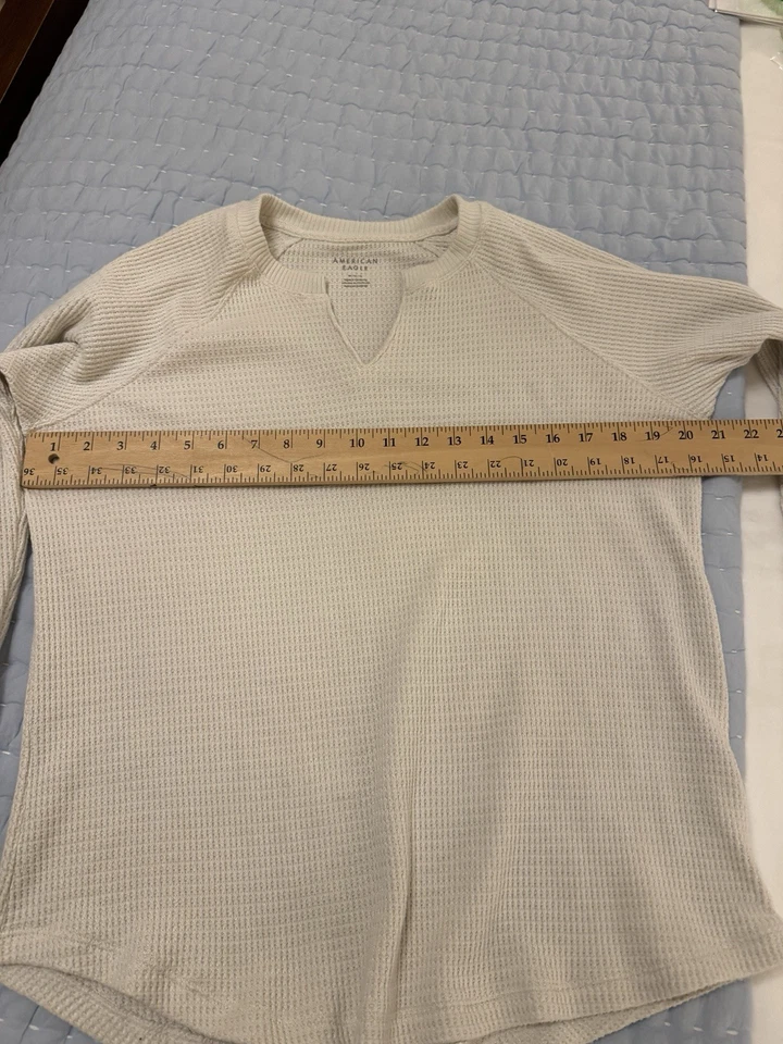 Women’s American Eagle Super Soft Waffle Knit Long Sleeve Top Size Medium - Image 3 of 4