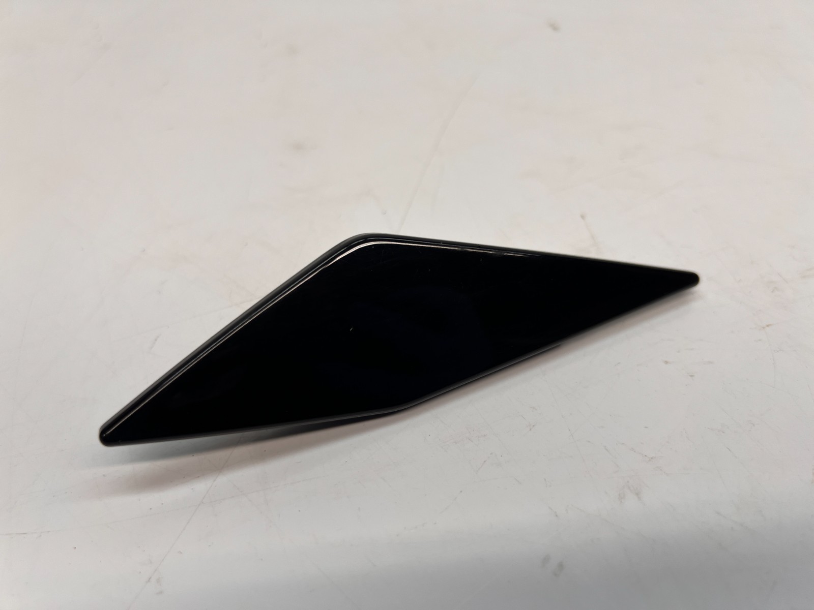 LAMBORGHINI AVENTADOR RIGHT RH HEADLIGHT WASHER NOZZLE COVER OEM 470955276