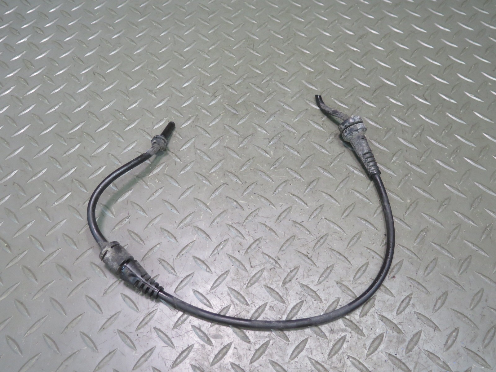 06-12 BENTLEY CONTINENTAL FLYING SPUR WINDSHIELD WATER TANK RESERVOIR ASSEMBLY