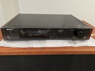 SONY ST S550ES Stereo FM/AM Tuner Made In Japan Beautiful Condition Hardly Used