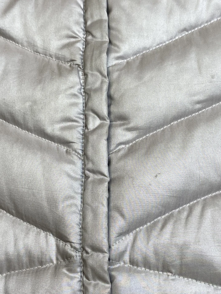 Abrigo chaqueta acolchada con cremallera de plumón de ganso 550 gris plateado talla M The North Face para mujer Foto 3 de 4