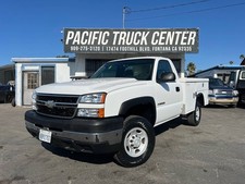 2006 Chevrolet Silverado 2500 HD 4X2 2dr Regular Cab